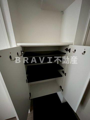ラシーヌ瓦屋町　BRAVI不動産の玄関|【ラシーヌ瓦屋町】落ち着いた玄関です
