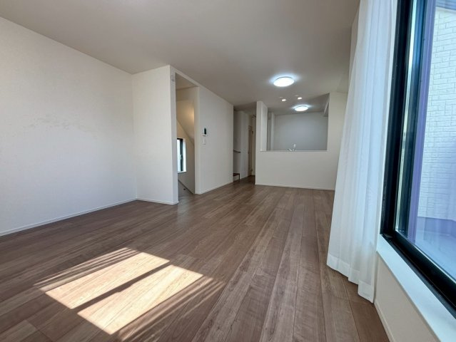 江戸川区東小岩１丁目　新築戸建A号棟の居間・リビング|2026年3月1日撮影