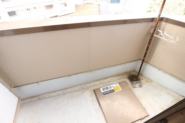 ハイツ神戸西のバルコニー