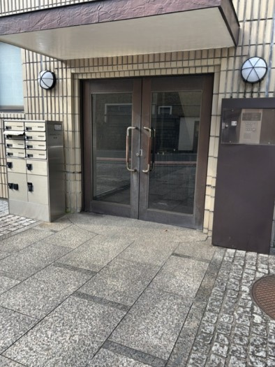 ヒルズガレのエントランス