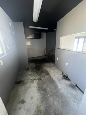 【駐車場】 | 村川店舗　1階