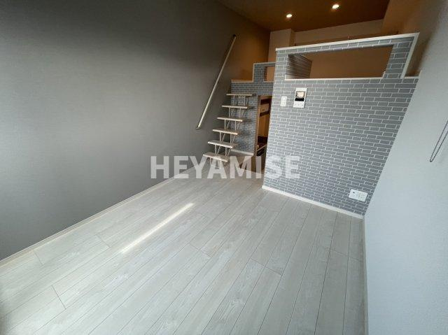 modern palazzo 諫早BRILLERの居間・リビング|※室内画像は別号室のもの