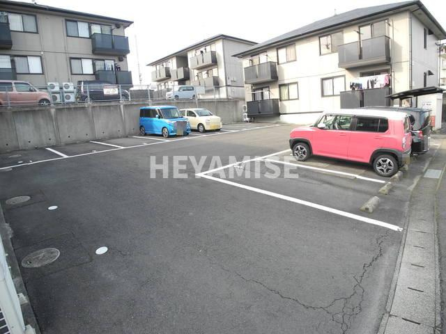 サンライズヒル福田 B棟の駐車場