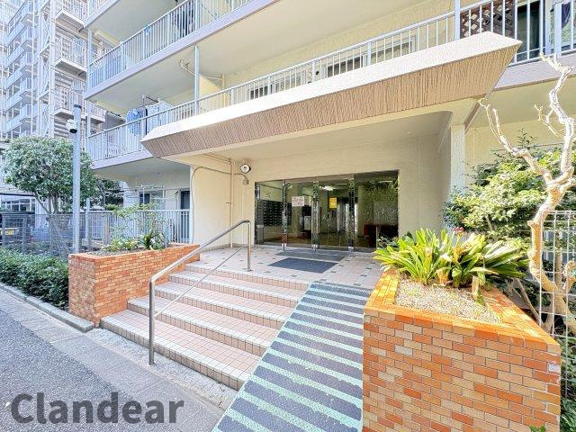 コンドミニアム葛西のエントランス|きちんと整えられたエントランス。毎日を気持ちよく迎えてくれます。