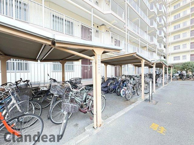 コンドミニアム葛西の駐輪場|敷地内駐輪スペース完備！屋根付きの為、雨の日も安心です♪※空き状況等はお気軽にお問い合わせください(^^)