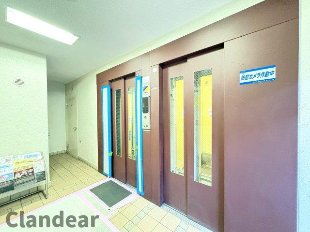 コンドミニアム葛西のその他共用部分|エレベーター完備で、日々の移動が無理なくできる安心の設備。荷物が多い日も負担が少なく、落ち着いて暮らせますね♪