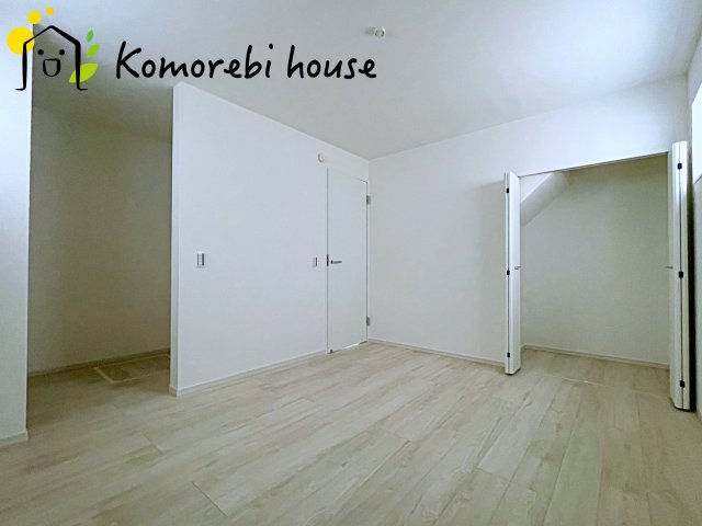 さいたま市大宮区土手町　5期　新築一戸建て　KEIAI GRACE　04の寝室|広くて明るい寝室