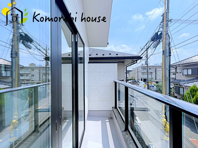 さいたま市大宮区土手町　5期　新築一戸建て　KEIAI GRACE　04のバルコニー|広々としたバルコニーです