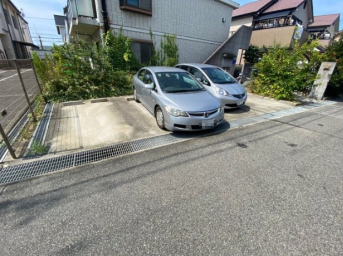 パロス135の駐車場