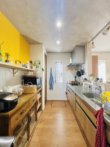 伊勢崎市西久保のキッチン|作業スペースも広く、収納も充実のキッチン♪