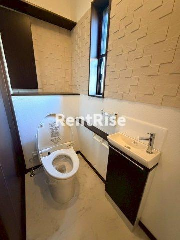 木曽川町玉ノ井字吉原道北戸建てのトイレ