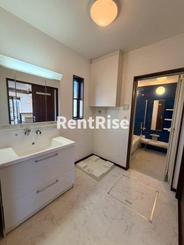 木曽川町玉ノ井字吉原道北戸建ての居間・リビング