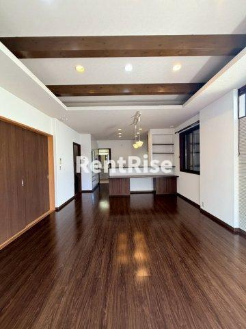 木曽川町玉ノ井字吉原道北戸建ての居間・リビング