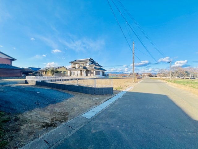 太田市新田村田町の前面道路含む現地写真|車の通りも少なく駐車も楽々♪