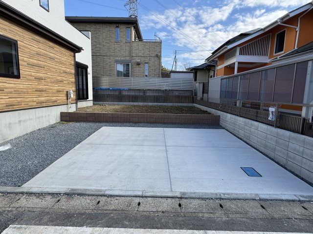 柏市花野井新築戸建【花野井小学校:徒歩7分】の駐車場|駐車スペース・並列3台完備（3台目土間はオプション）