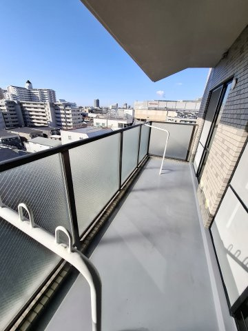 エスタ西宮のバルコニー