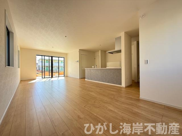 平塚市御殿４丁目　新築戸建　全５棟の居間・リビング|22.9帖　LDK