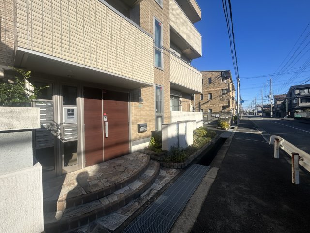 MINT甲子園五番町のエントランス