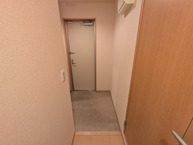 MINT甲子園五番町の玄関