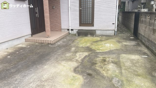 春日部市米島　中古一戸建ての駐車場