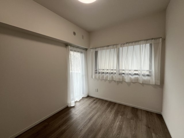 メディウス青葉台の洋室