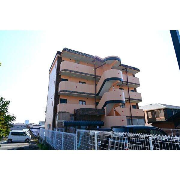 グランデュール16の外観