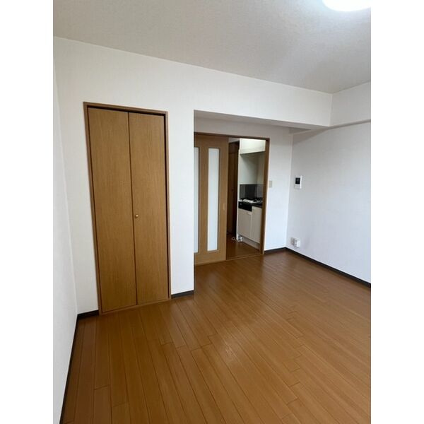 グランデュール16の居間・リビング