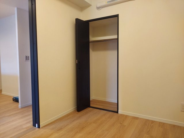 サンフル宝塚シティブレスの洋室|洋室約4.2帖