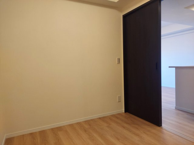 サンフル宝塚シティブレスの洋室|洋室約4.2帖