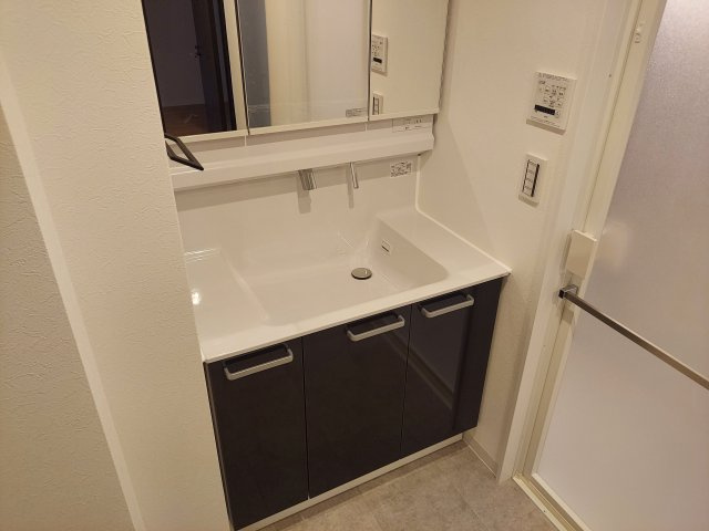 サンフル宝塚シティブレスの独立洗面台|洗面台