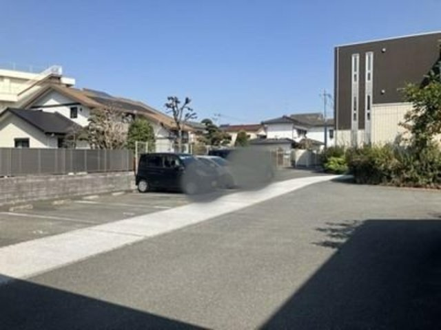 ブルームメゾンの駐車場|車をお持ちの方に嬉しい駐車場付きの物件です