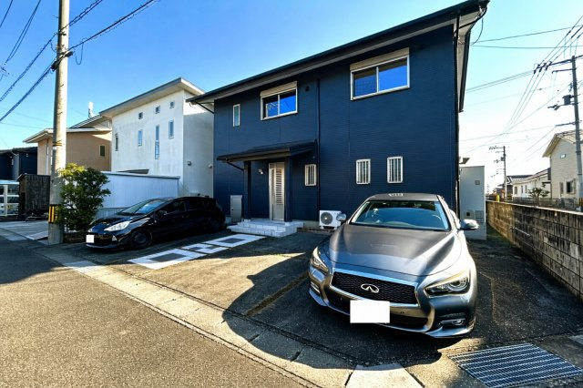 香南市野市町西野　中古一戸建ての外観|駐車場。駐車3台可能です