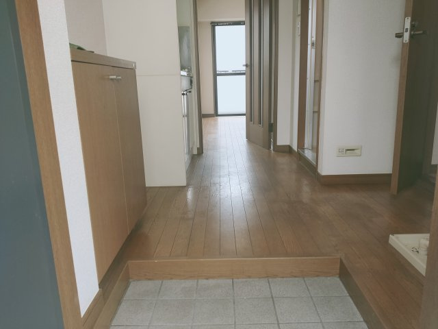 メゾンド・エフの玄関