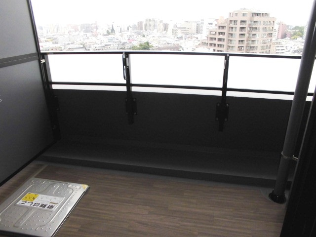 プライムメゾン本郷のバルコニー|※写真は同タイプの別室になります