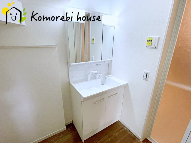 上尾市二ツ宮　1期　新築一戸建て　01の独立洗面台|26.5.8撮影済み