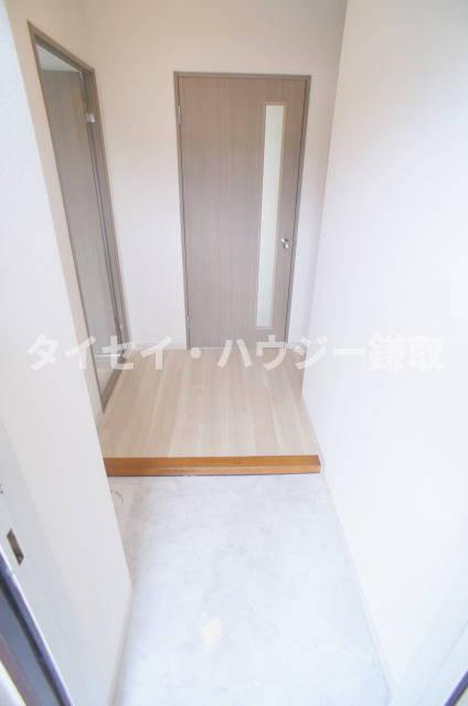 ルミエール若葉の玄関