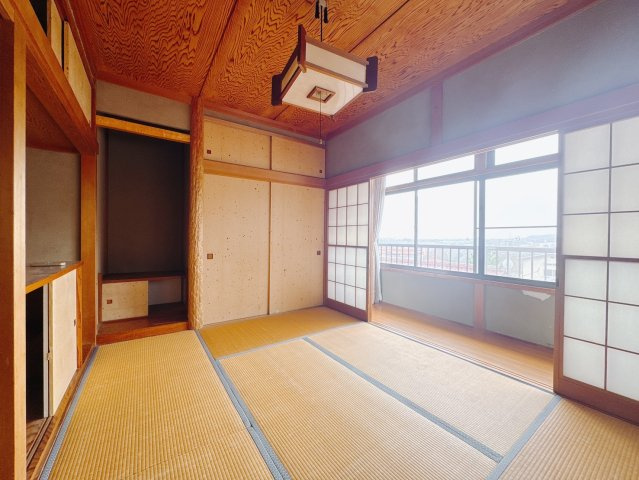 【中古戸建】桐生市堤町3丁目の和室|■和室｜和室でしか味わえない畳ならではの香りや素材で和のやすらぎを感じてください♪畳にはリラックス効果があるといわれています。のんびりするならやっぱり和室が一番ですね♪