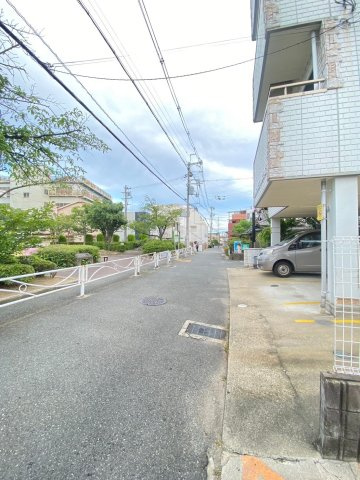 レガーロハイム5番館の駐車場