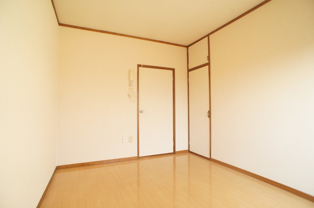 ビラおゆみ野の居間・リビング