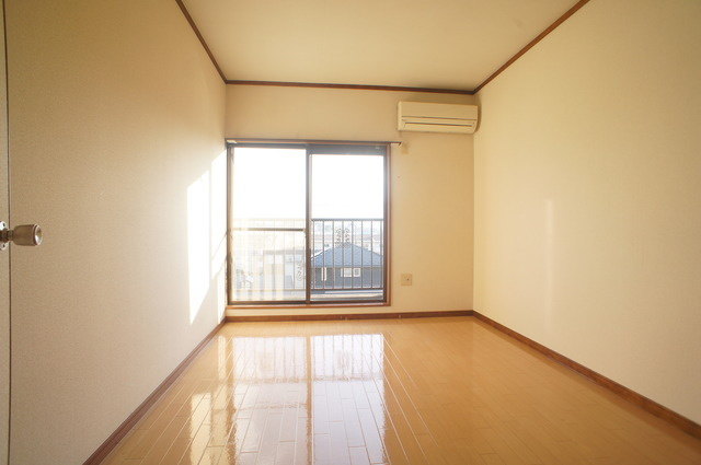 ビラおゆみ野の居間・リビング