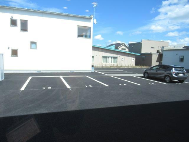 INSIEMEの駐車場