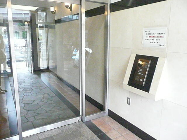 プロシード藤沢鵠沼のエントランス