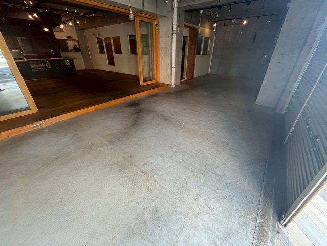 B CITY ART RESIDENCE CENTRAL PARKの内装|壁の設置、スケルトン工事費用は貸主負担。造作残しは相談可。キッチンや冷蔵庫等の設備は全て撤去します。写真は①・②両方です。