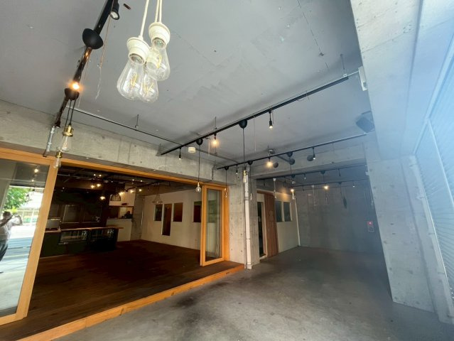 B CITY ART RESIDENCE CENTRAL PARKの内装|壁の設置、スケルトン工事費用は貸主負担。造作残しは相談可。キッチンや冷蔵庫等の設備は全て撤去します。写真は①・②両方です。