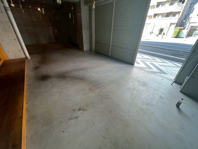 B CITY ART RESIDENCE CENTRAL PARKの内装|壁の設置、スケルトン工事費用は貸主負担。造作残しは相談可。キッチンや冷蔵庫等の設備は全て撤去します。写真は①・②両方です。