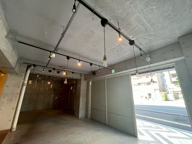 B CITY ART RESIDENCE CENTRAL PARKの内装|壁の設置、スケルトン工事費用は貸主負担。造作残しは相談可。キッチンや冷蔵庫等の設備は全て撤去します。写真は①・②両方です。