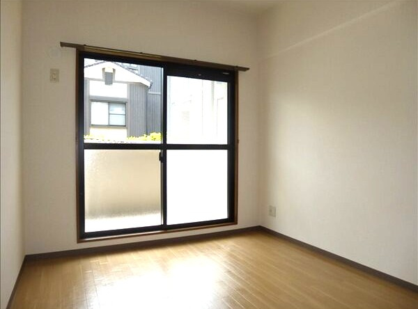 レージュグリーンの居間・リビング