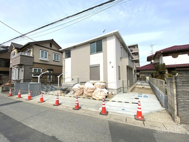 コンフォール・エメの外観|建築中外観です☆彡