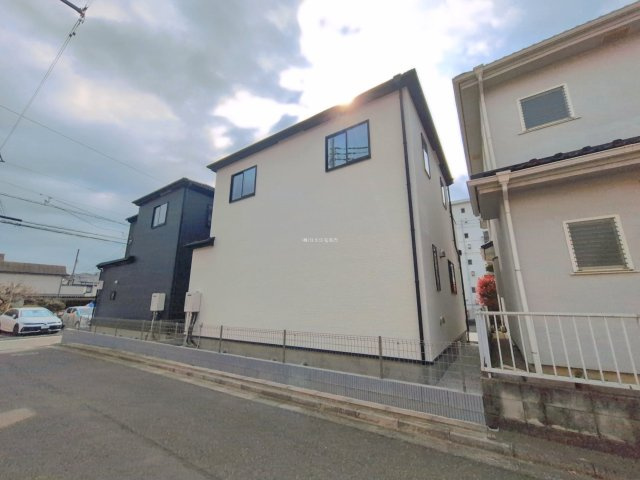 入間郡三芳町大字藤久保の新築一戸建の前面道路含む現地写真|北側約4ｍの前面道路