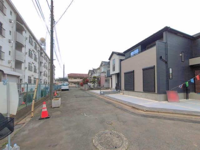 入間郡三芳町大字藤久保の新築一戸建の前面道路含む現地写真|南側約6.2ｍの前面道路